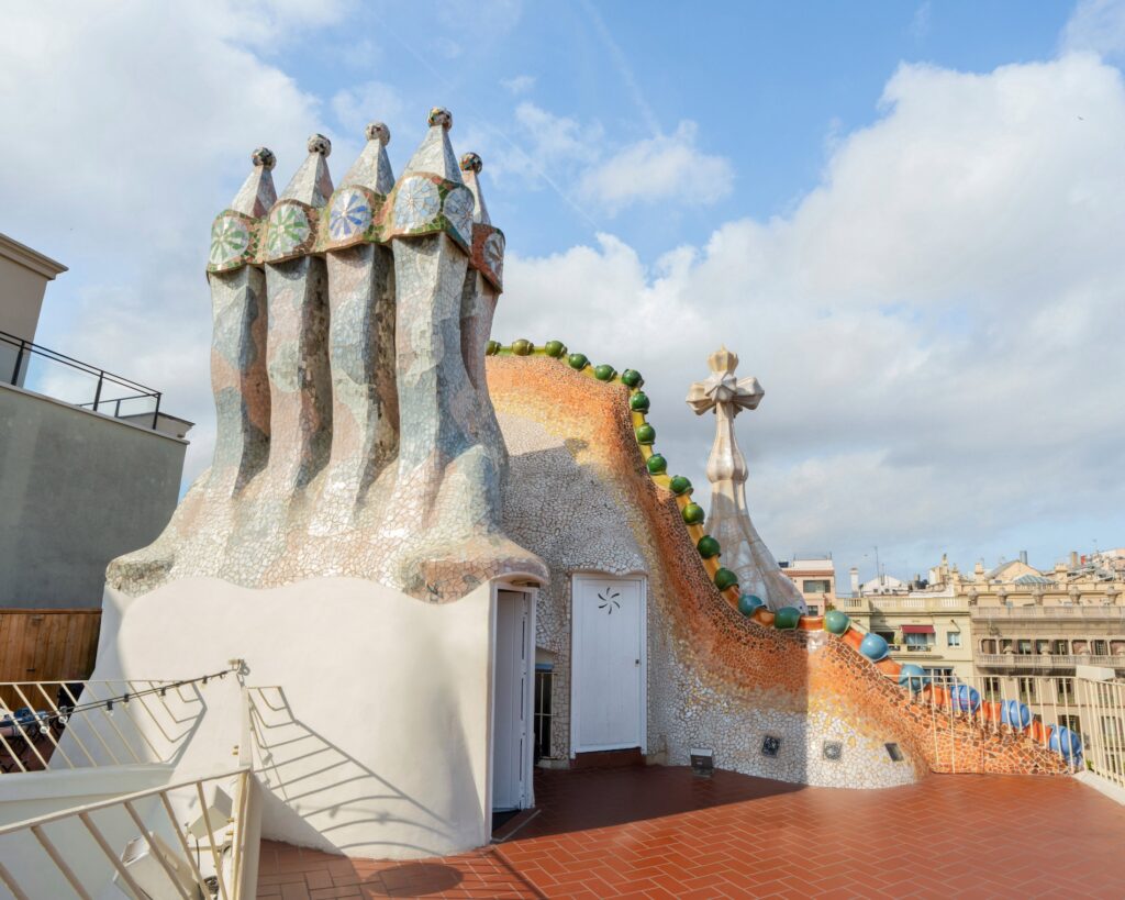 Gaudí fuera de Barcelona: arquitectura viajando